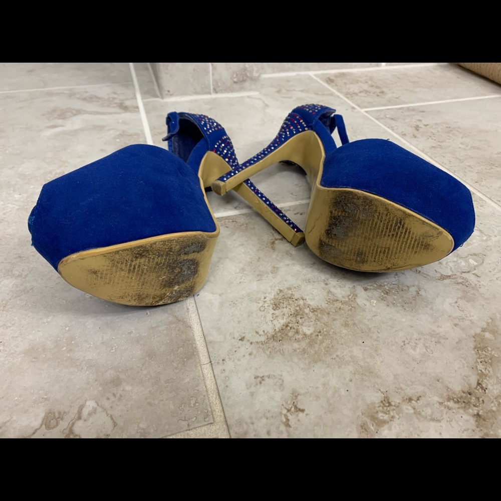 Blue platforms! - Picture 5 of 5
